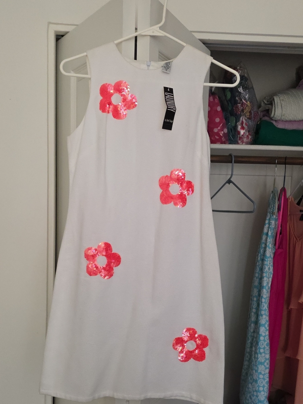 LAUNDRY by Shelli Segal White Shift Dress with Pink Sequin Floral